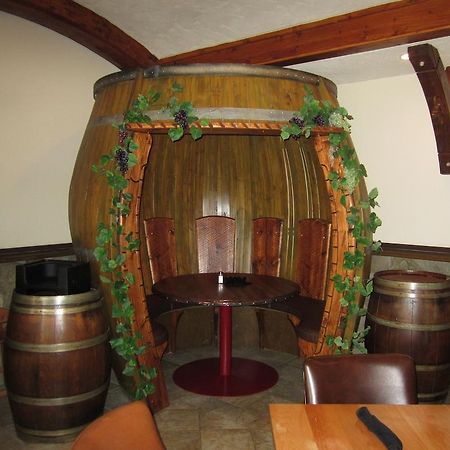 The Pine Inn Chetwynd Εξωτερικό φωτογραφία