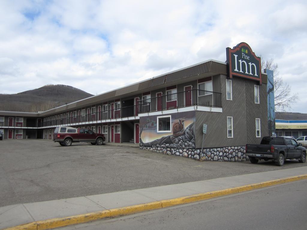 The Pine Inn Chetwynd Εξωτερικό φωτογραφία