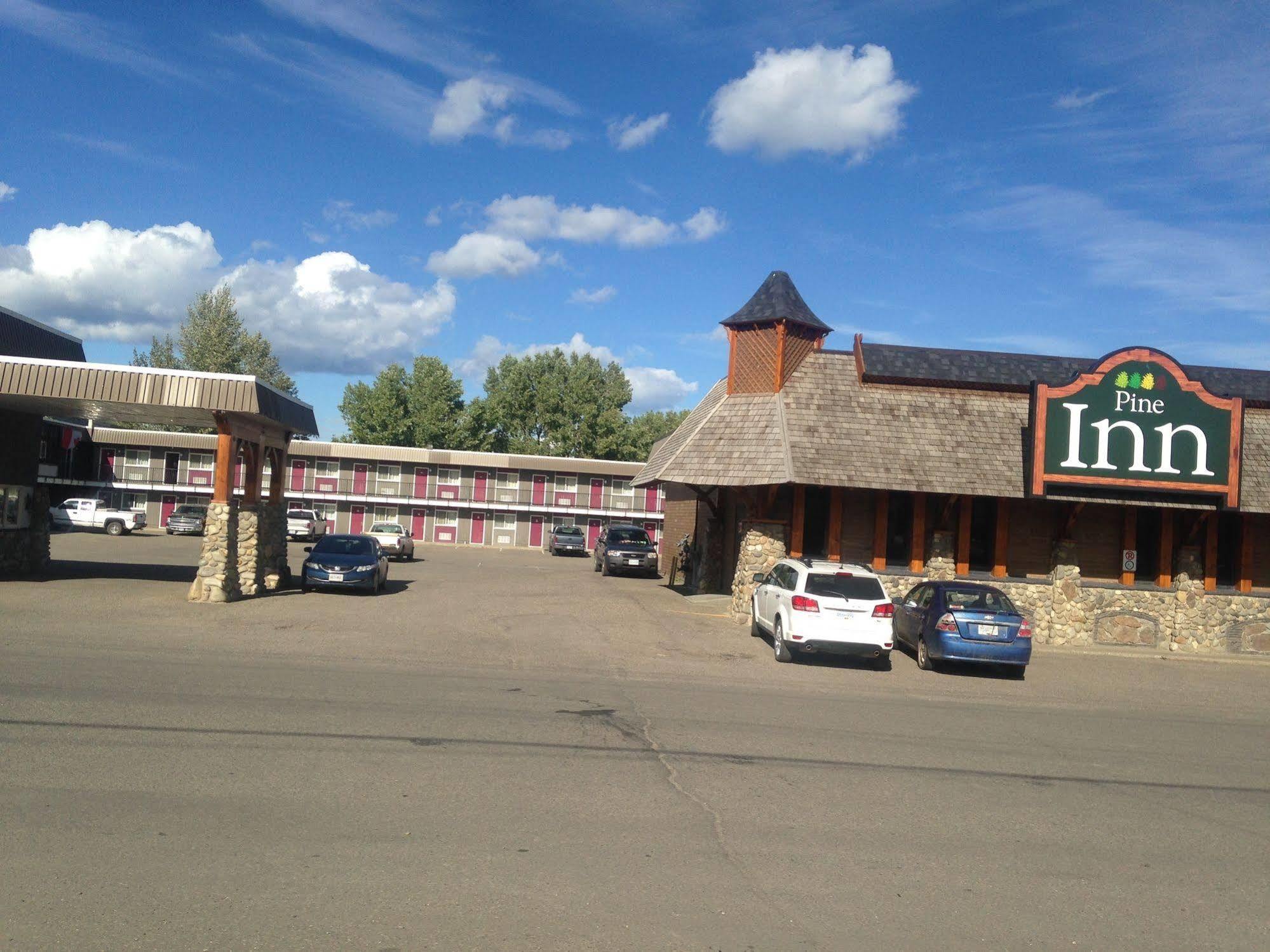 The Pine Inn Chetwynd Εξωτερικό φωτογραφία